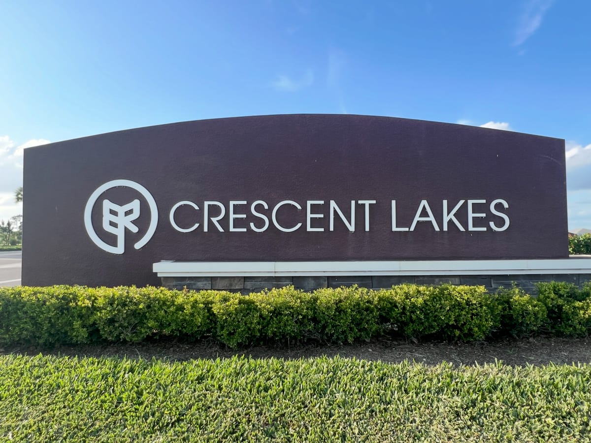 Entrance to Crescent Lakes in Babcock Ranch